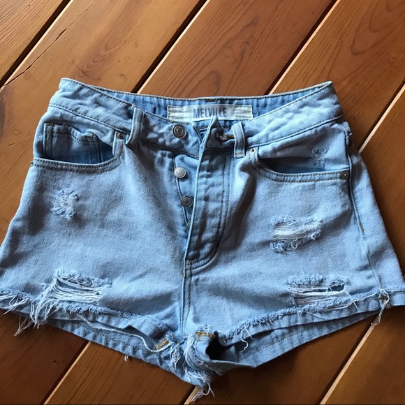 Brandy Melville Pants - Brandy Melville high-waisted jeans shorts